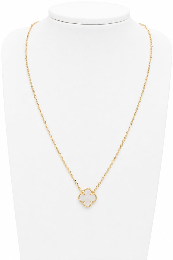 Collar de un trébol blanco, en oro 18k